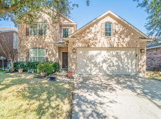 3925 Rochester Dr, Fort Worth, TX 76244