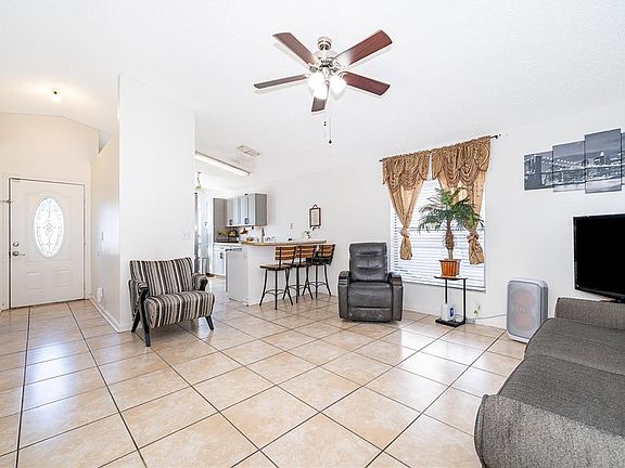 5th image of 1717 Chatham Cir