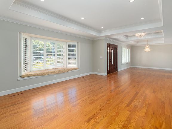 5th image of 1069 Eastwood Ct