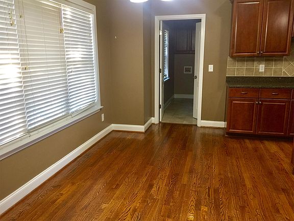 4th image of 123 Rosewood Cir