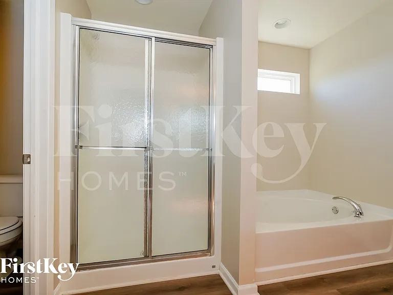 2217 Hampton Dr — Photo 12