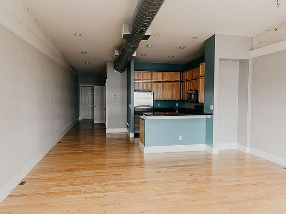 4th image of 15 E Court St Unit 5
