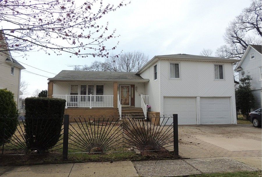 1st image of 125 Glenada Ct