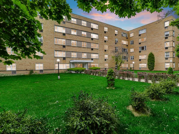 6160 N Damen Ave APT 401, Chicago, IL 60659