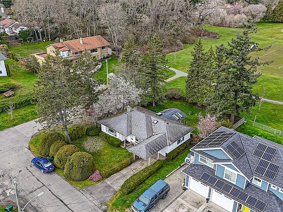 2nd image of 1364 Harrop Rd