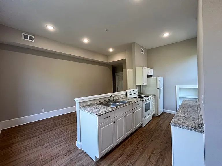 1337 S 4th St — Photo 16