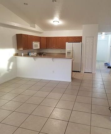 4th image of 300 Hightower Ave S