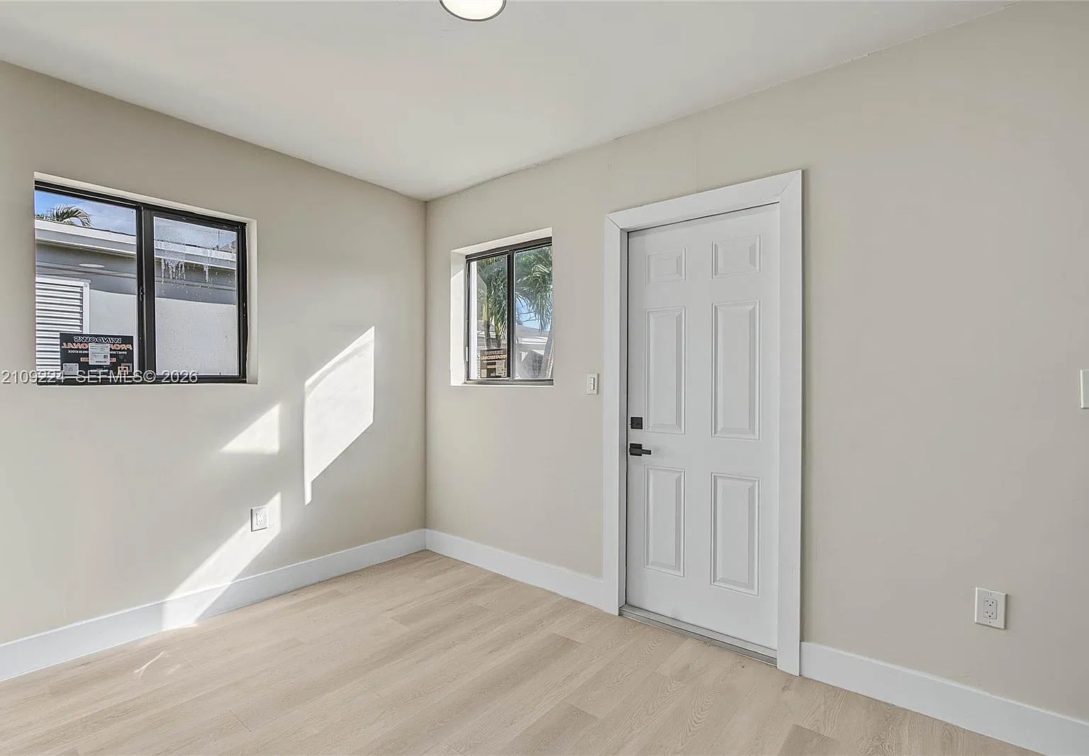 1001 NW 36th Ave — Photo 3