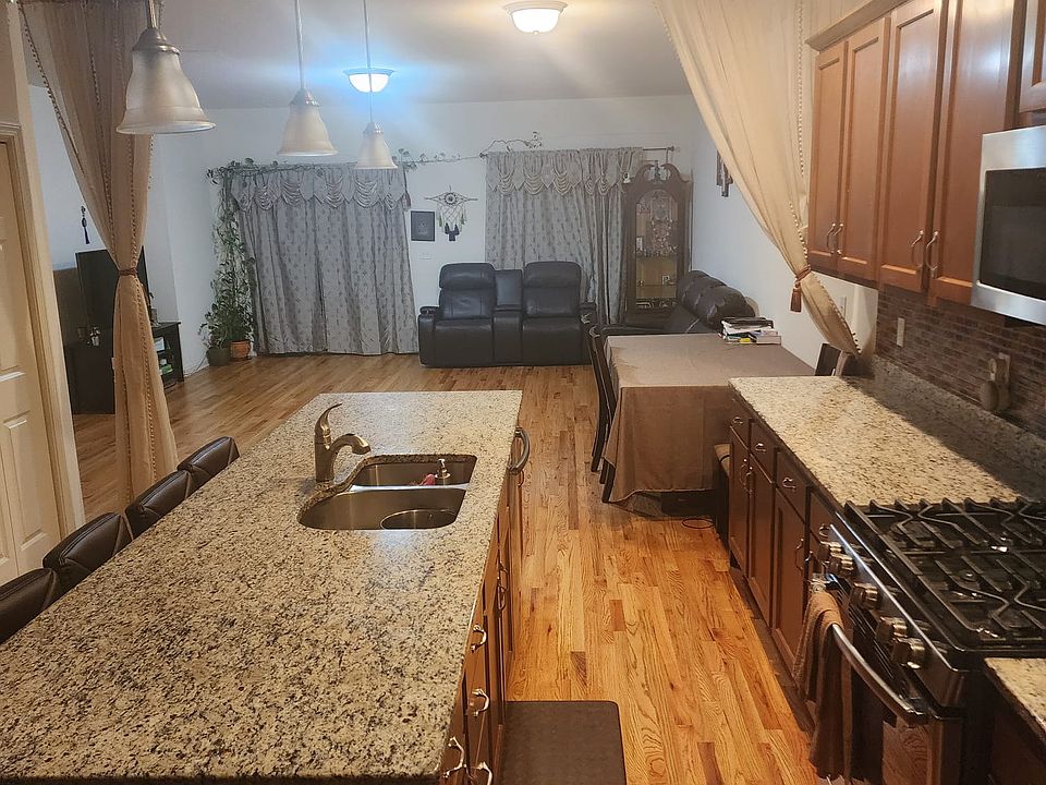 1st image of 249 Pepin Pl