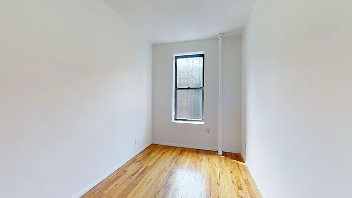 Rented by Bond New York | media 17