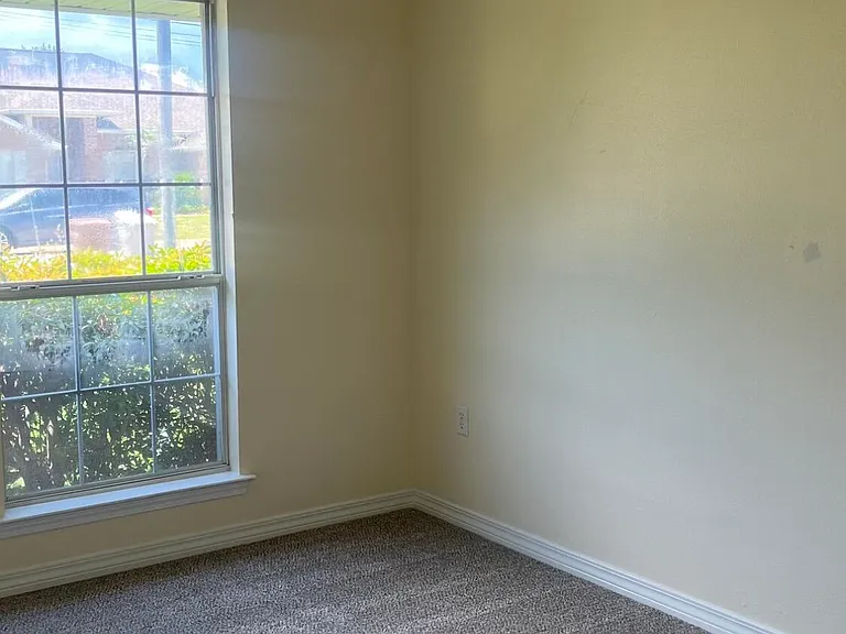 2154 Castle Grove Dr — Photo 11