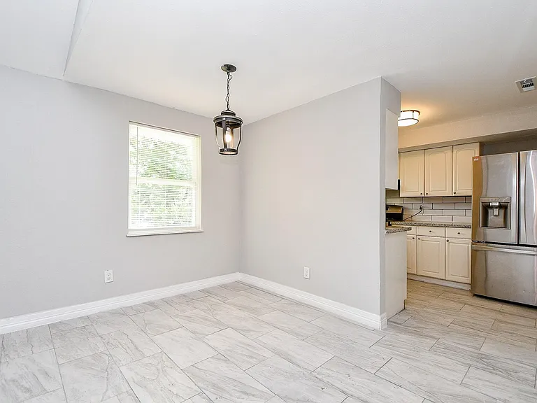 5811 Greencraig Dr — Photo 9