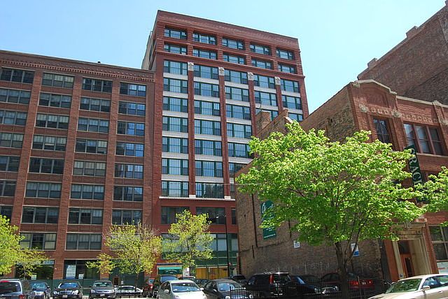 1st image of 633 S Plymouth Ct APT 208
