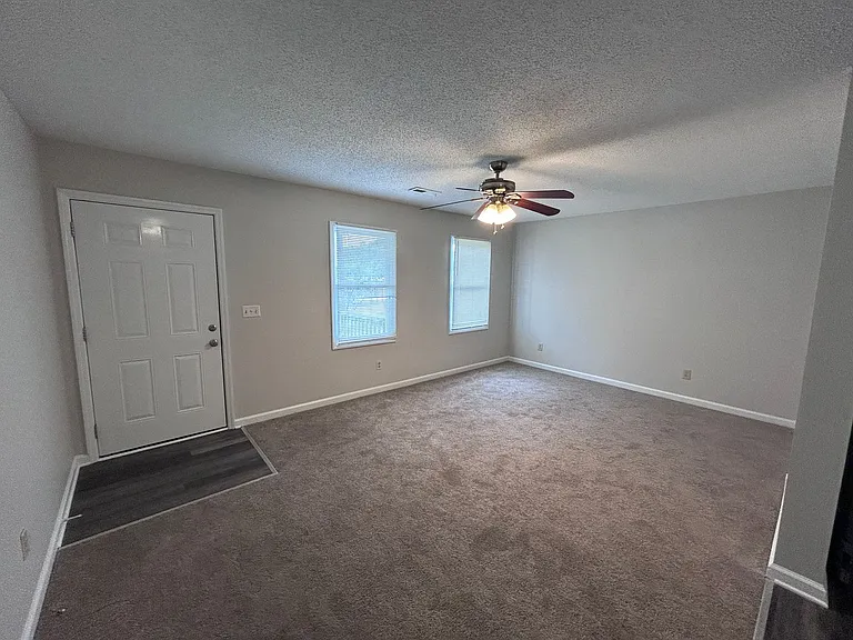 2413 Robbins St — Photo 3