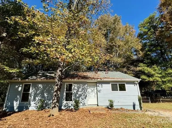 6403 Burning Bush Ct, Charlotte, NC 28227