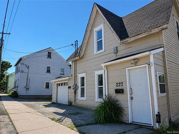 2nd image of 227 Prince St