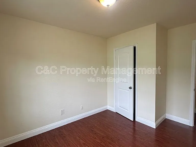 1143 W 91st St — Photo 7