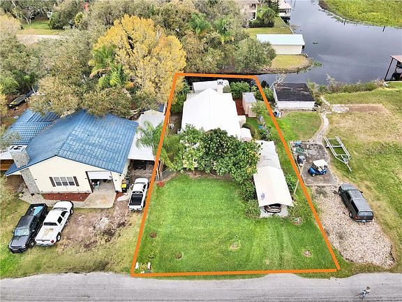 2nd image of 1633 Shady Lane Dr