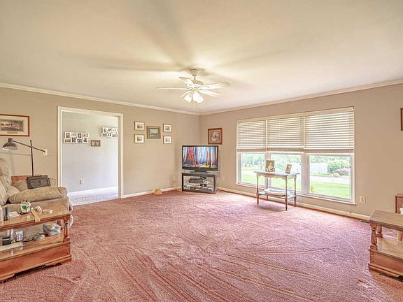 3rd image of 3261 Calloway Cir