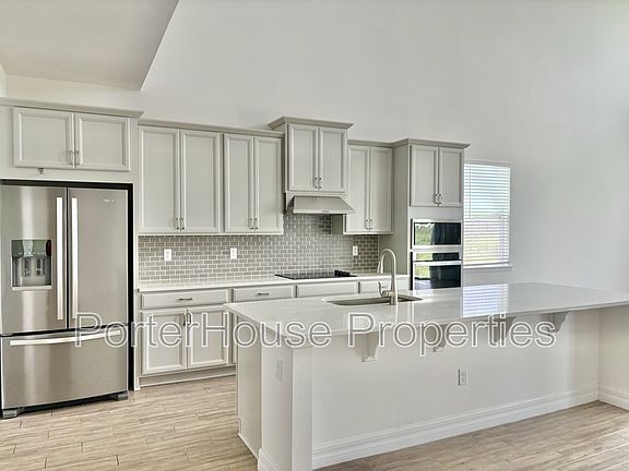5th image of 5720 Camilla St