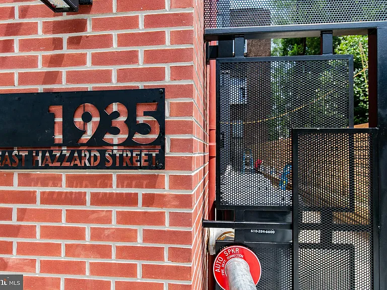 1935 E Hazzard St #401 — Photo 13