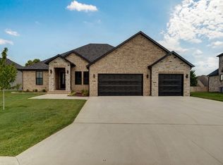 1698 N Marlowe Ave, Springfield, MO 65802