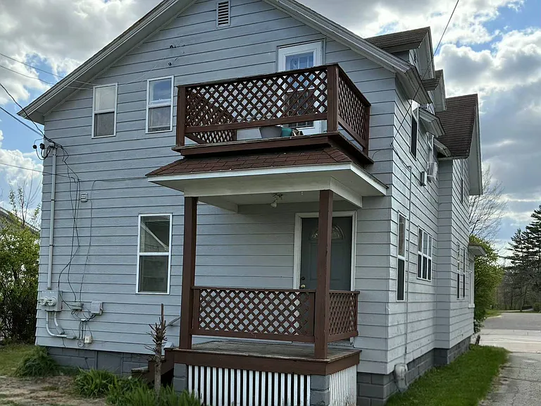 105 N Polk St — Photo 2