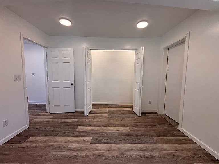 1004 E Delmar St — Photo 12