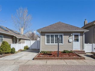 433 E Pine St, Long Beach, NY 11561