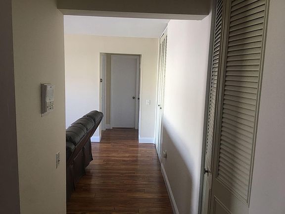 2nd image of 22 Shrewsbury Green Dr Unit E