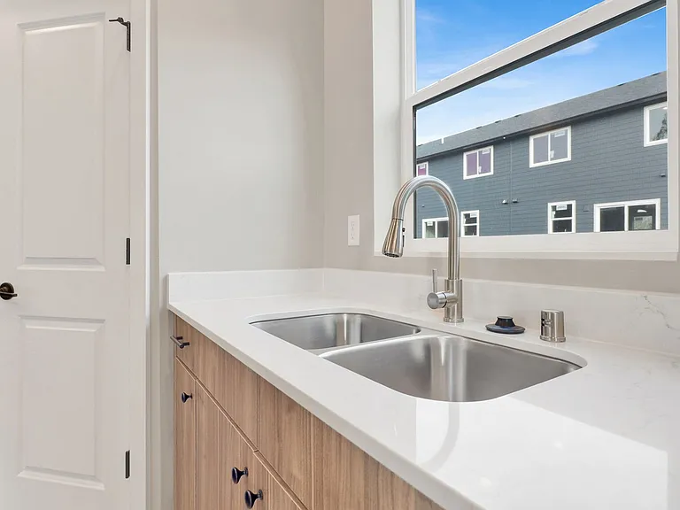 2734 Oleander Loop — Photo 15