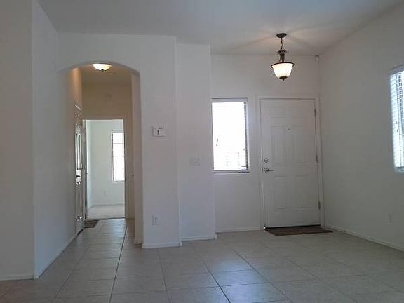 4th image of 10142 W Parkway Dr