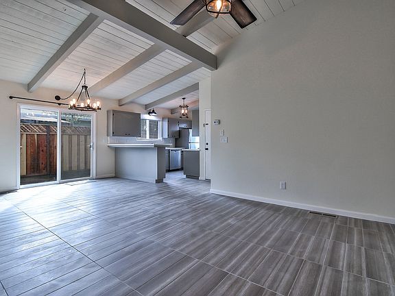 4th image of 231 & B Mar Vista Dr #A
