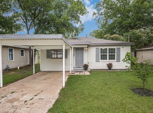 717 Small St, Bowie, TX 76230
