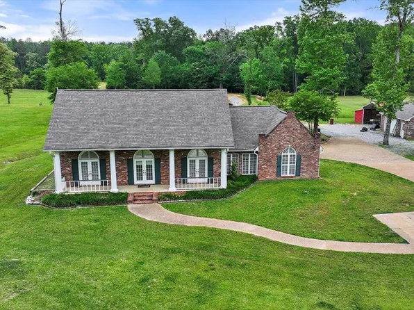 332 Holmes Hollow Ln, Canton, MS 39046