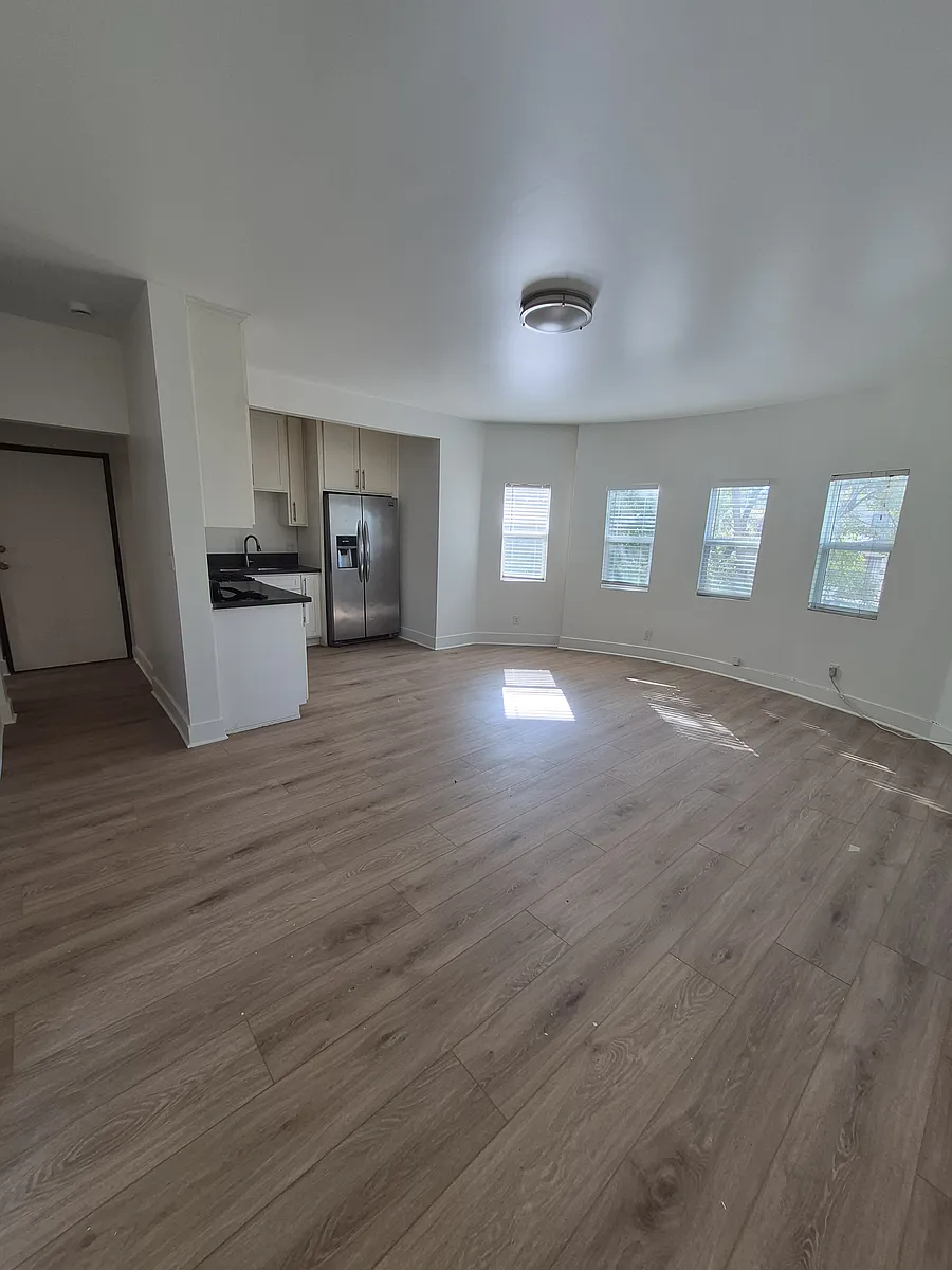 Building Photo - 5957 Barton Ave #108