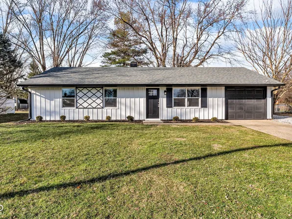 1144 Cherryfield Ln, Greenwood, IN 46142