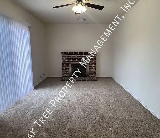831 W Rialto Ave — Photo 4