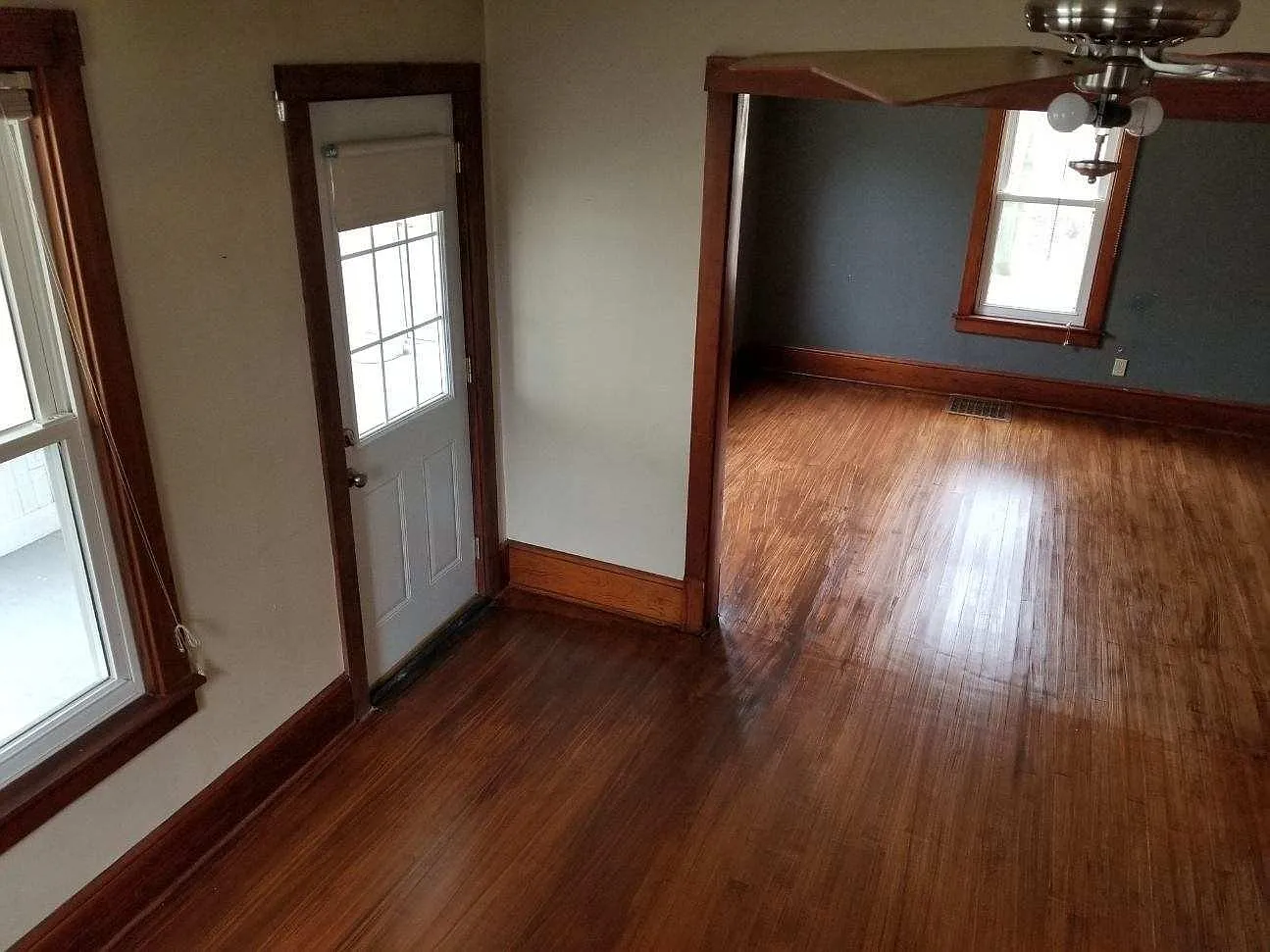 Private 4-Bedroom Farm Home on Large Lot with Screened Porch — Photo 4