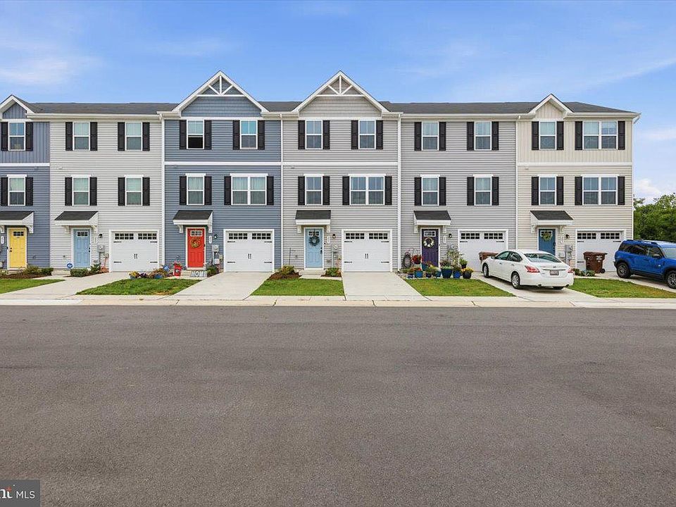 1st image of 205 Yellow Bill Ln