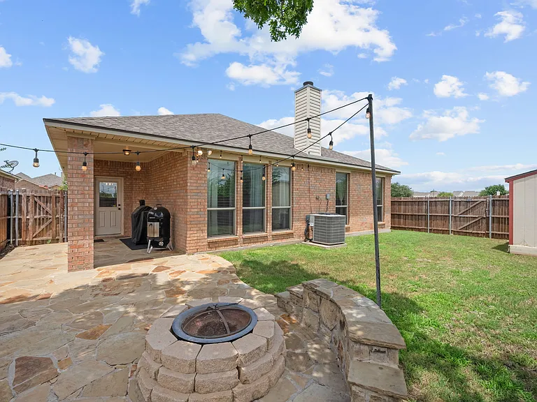 5701 Paluxy Sands Trl — Photo 34