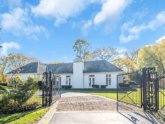 2nd image of 550 King Muir Rd