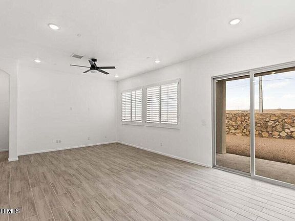 3rd image of 904 Larkhall Pl