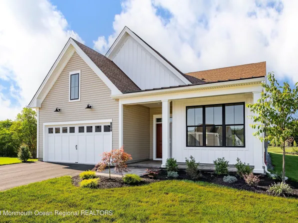 76 Grandview Circle, Farmingdale, NJ 07727