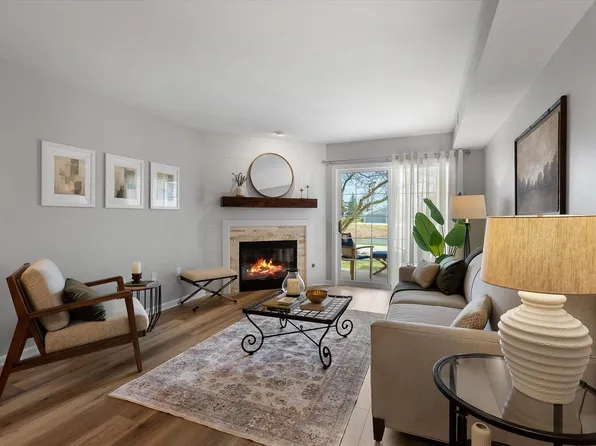 N17W26887 East Fieldhack DRIVE #D, Pewaukee, WI 53072
