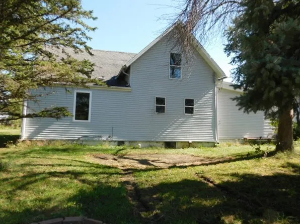 5016 Highway 92, Prole, IA 50229