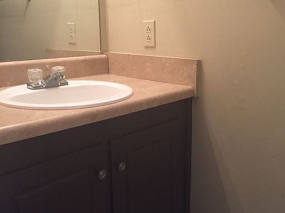 5th image of 154 Park Cir #C