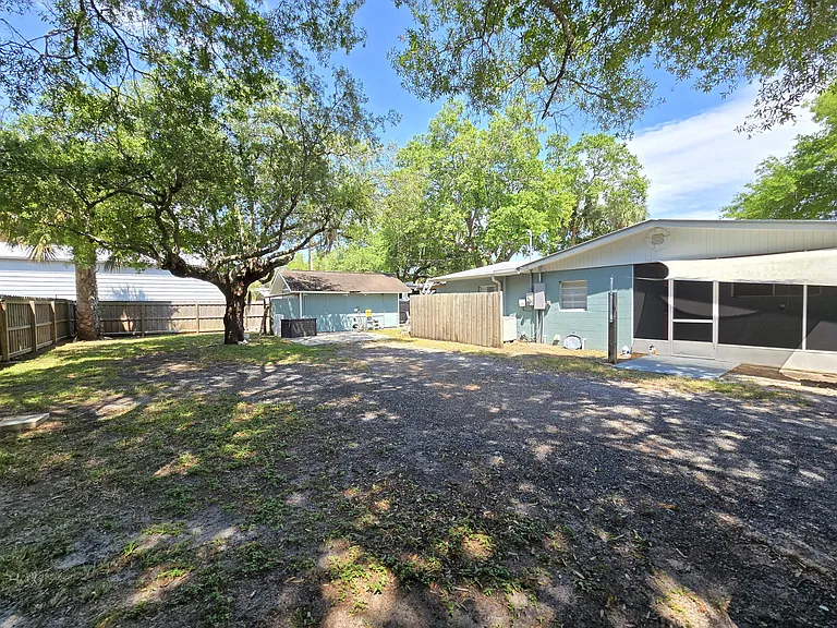 330 Barraclough St — Photo 21