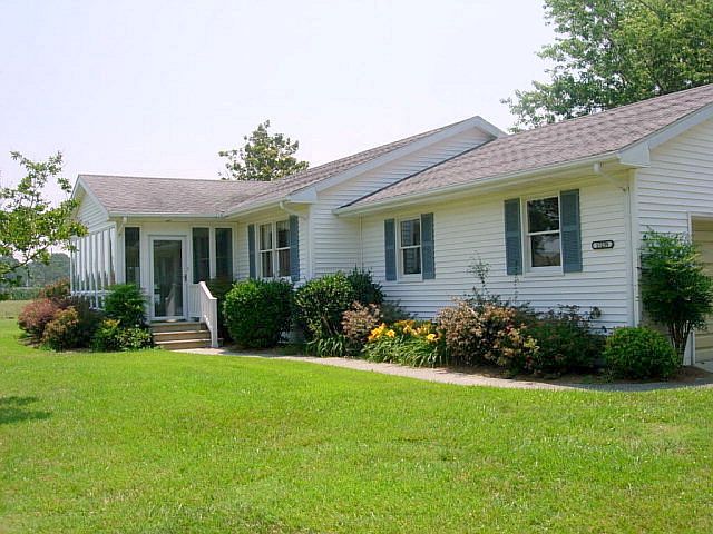 1st image of 15239 Pebble Dr