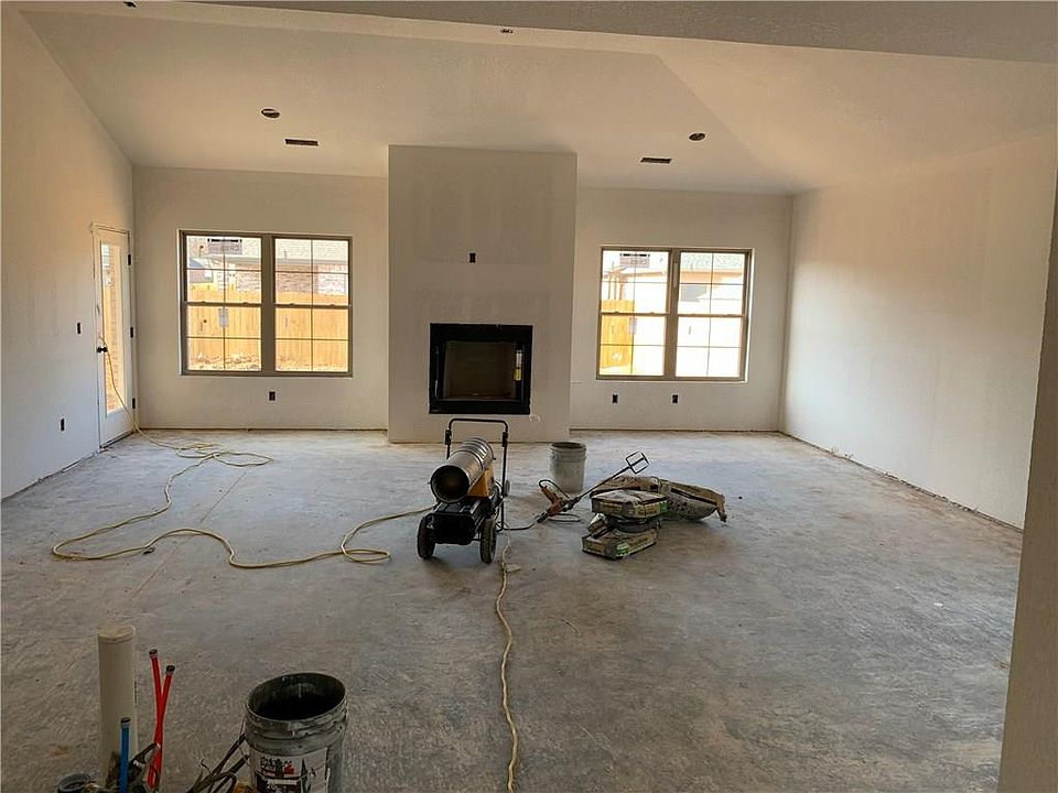2nd image of 1522 Canal St
